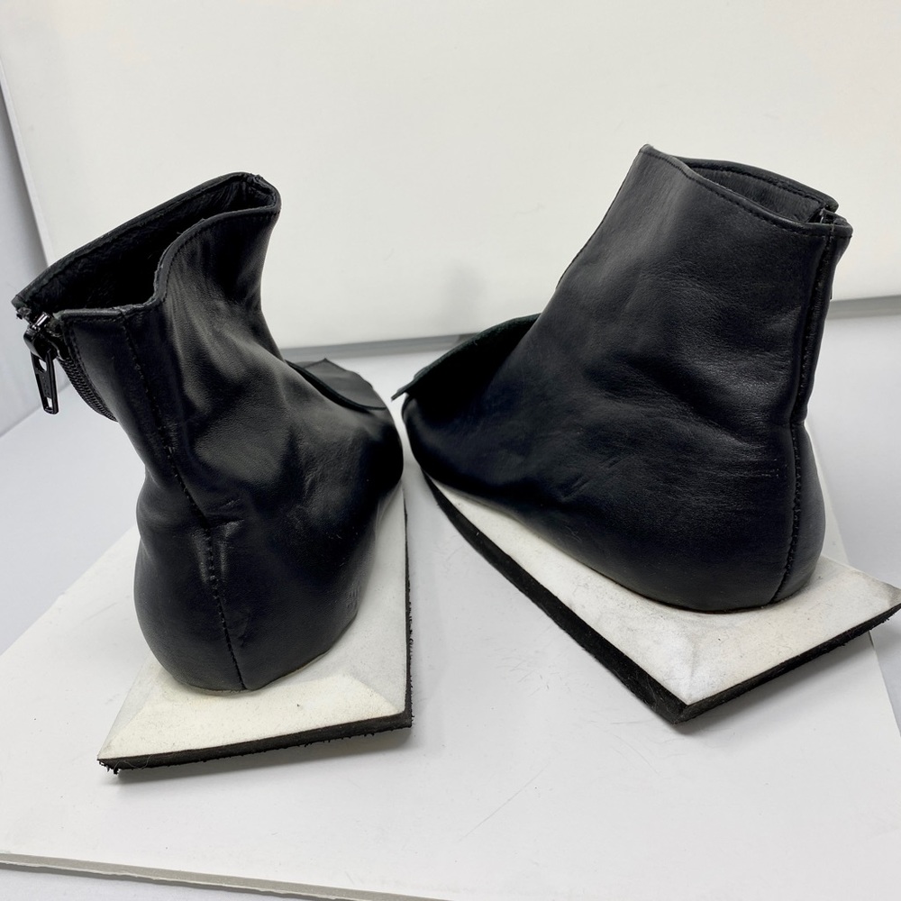 New Ankle Boots by VOID SHOES, New York, in original dust bag - Picture 8 of 10